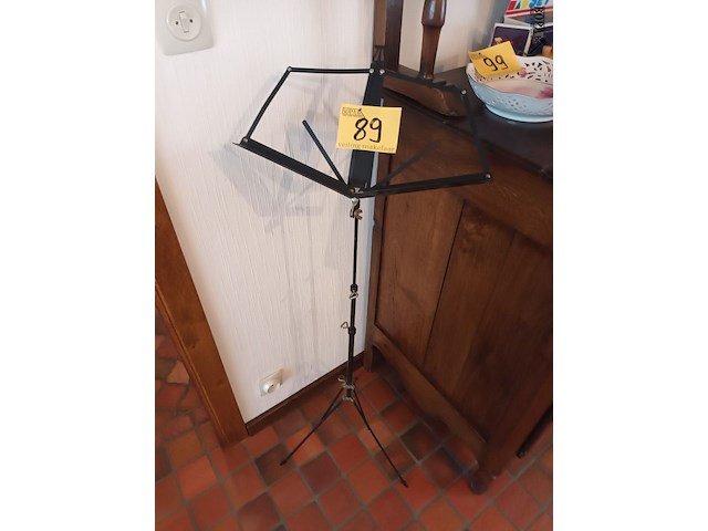 Lot 89 - staander voor partituren - afbeelding 1 van  4