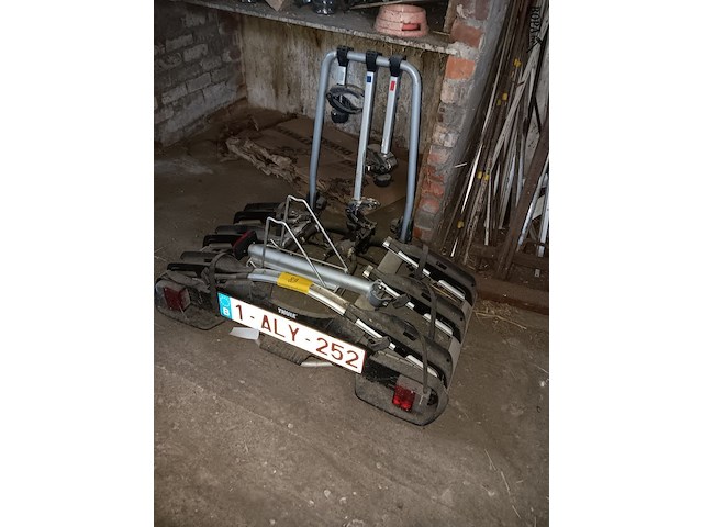 Lot 89 - thule fietsrek voor wagen - afbeelding 1 van  3