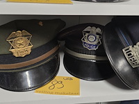 Lot 89 - usa 2 kepies en 1 pet - afbeelding 1 van  4