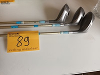 Lot 89 - vintage golf clubs. 3 stuks - afbeelding 1 van  5