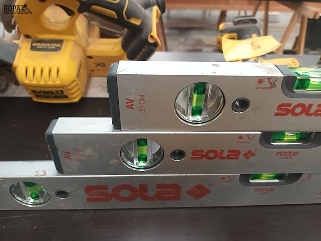 Lot 89 - waterpas sola. 3 stuks - afbeelding 2 van  4