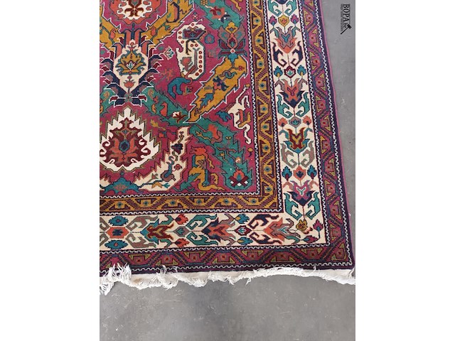 Lot 892 - handgeknoopte perzisch tapijt - afbeelding 2 van  5
