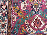 Lot 892 - handgeknoopte perzisch tapijt - afbeelding 3 van  5