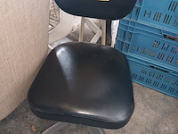 Lot 893 - retro bureaustoel - afbeelding 1 van  5