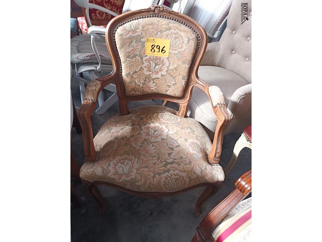 Lot 896 - armstoel louis xv - afbeelding 1 van  3