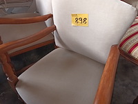 Lot 898 - armstoelen. 2 stuks - afbeelding 1 van  4