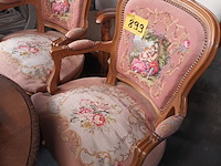 Lot 899 - armstoelen louis xv. 2 stuks - afbeelding 1 van  4