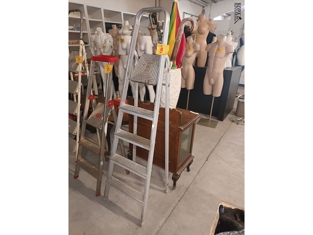 Lot 9 - aluminium trapladder - afbeelding 1 van  2