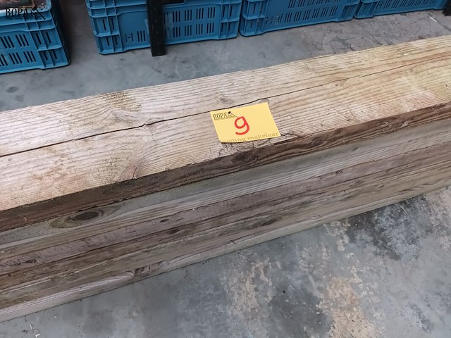 Lot 9 - baddingen. 8 stuks - afbeelding 4 van  4
