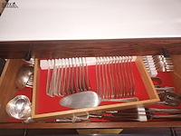 Lot 9 - bestekkoffer met verzilverd bestek - afbeelding 3 van  5