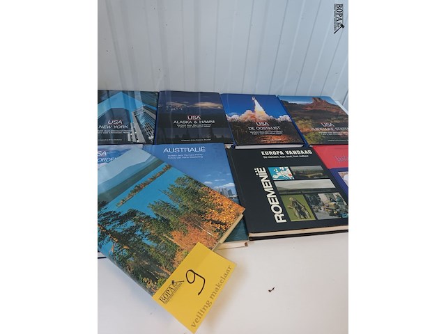 Lot 9 - boeken, 9 stuks - afbeelding 1 van  4