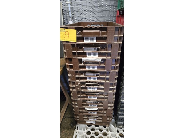 Lot 9 - bruine stapelbakken 9 stuks - afbeelding 1 van  2