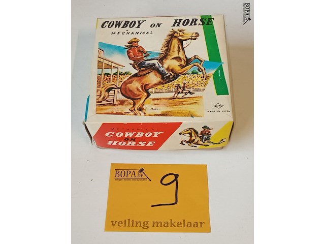 Lot 9 - daiya blikken paard met cowboy - afbeelding 1 van  6