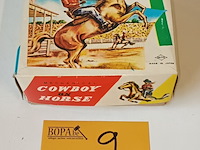 Lot 9 - daiya blikken paard met cowboy