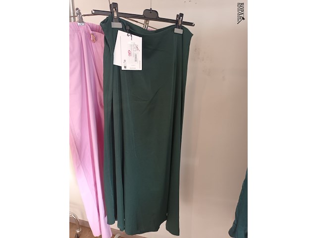 Lot 9 - damesbroeken en rok l en xl. 4 stuks - afbeelding 3 van  4