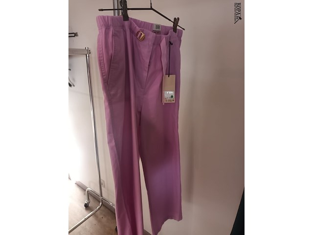Lot 9 - damesbroeken en rok l en xl. 4 stuks - afbeelding 4 van  4