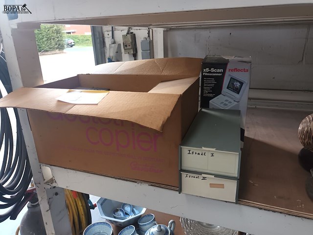 Lot 9 - dia’s, filmscanner en antieke kijker - afbeelding 1 van  6