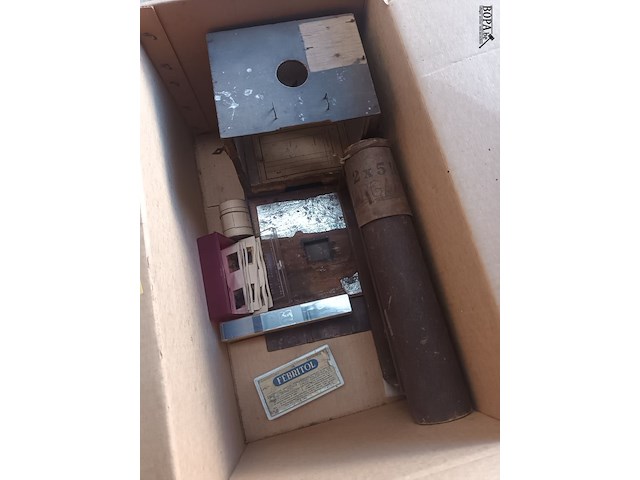 Lot 9 - dia’s, filmscanner en antieke kijker - afbeelding 4 van  6