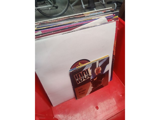 Lot 9 - elpees en singles - 25 stuks - afbeelding 2 van  6