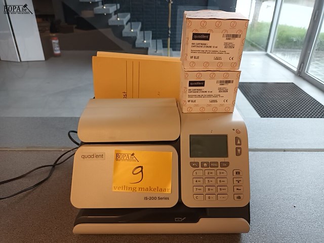 Lot 9 - frankeermachine quadient - afbeelding 1 van  3
