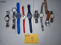 Lot 9 - heren polshorloges. 9 stuks - afbeelding 1 van  6