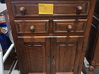 Lot 9 - houten kast