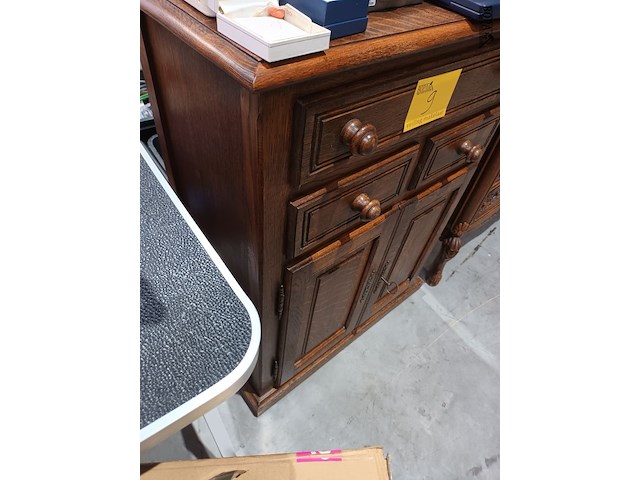 Lot 9 - houten kast - afbeelding 2 van  4