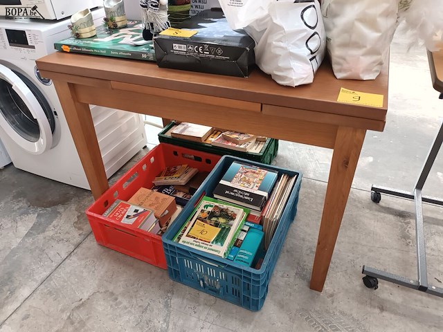 Lot 9 - houten tafel - afbeelding 1 van  3