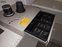 Lot 9 - kassalade en poker chapeau’s - afbeelding 2 van  3