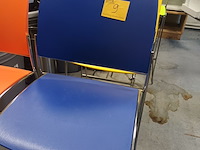 Lot 9 - kleurrijke barstoelen. 8 stuks - afbeelding 2 van  3