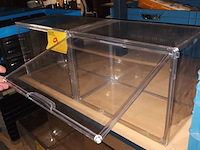 Lot 9 - kunststof opbergbox. 2 stuks - afbeelding 2 van  3