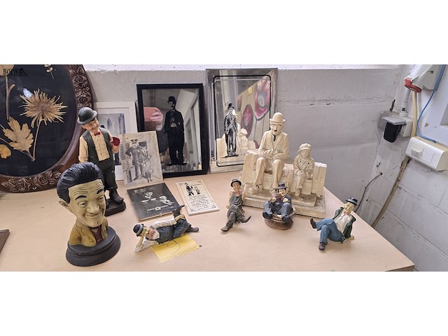 Lot 9 - lot chaplin figuren en kaders ong 13 stuks - afbeelding 1 van  9