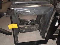 Lot 9 - metalen tafelpoten u-vorm. 6 stuks