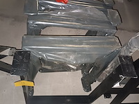 Lot 9 - metalen tafelpoten u-vorm. 6 stuks - afbeelding 2 van  3