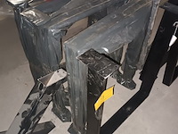 Lot 9 - metalen tafelpoten u-vorm. 6 stuks - afbeelding 3 van  3