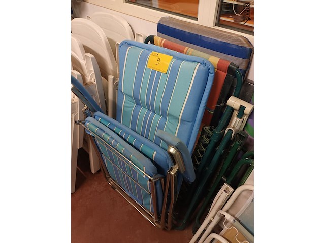 Lot 9 - opvouwbare tuinstoel. 3 stuks - afbeelding 1 van  3