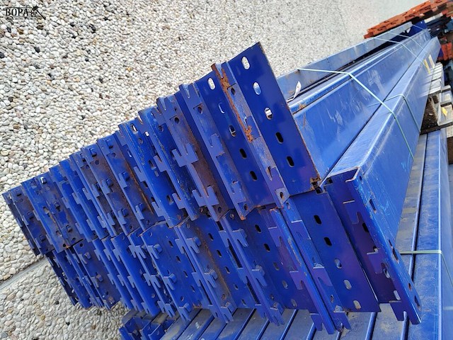 Lot 9 - palletstelling met 18 staanders - afbeelding 4 van  4