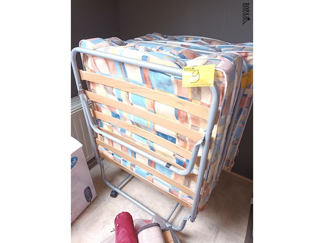 Lot 9 - plooibed - afbeelding 1 van  3