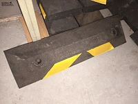 Lot 9 - rubberen parkeerstop. 5 stuks - afbeelding 3 van  5