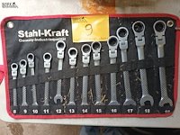 Lot 9 - set steek-ringsleutels