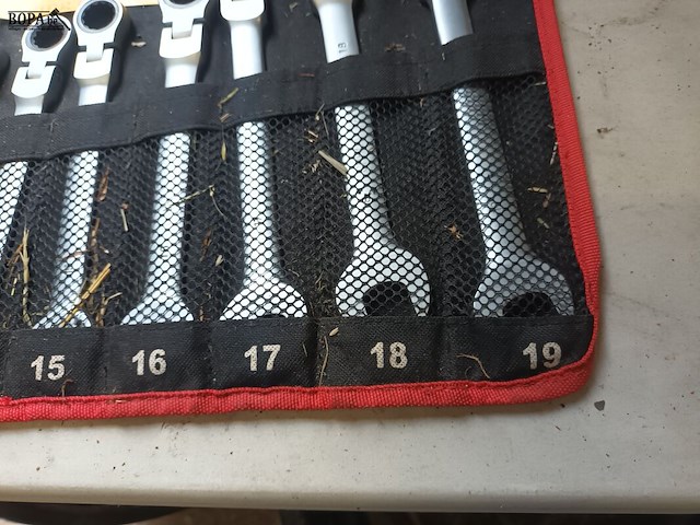 Lot 9 - set steek-ringsleutels - afbeelding 4 van  4