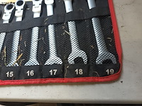 Lot 9 - set steek-ringsleutels - afbeelding 4 van  4