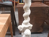 Lot 9 - sokkel met beeld kat - afbeelding 4 van  4