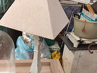Lot 9 - tafellamp en glazen stolp - afbeelding 3 van  3