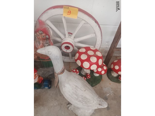 Lot 9 - tuindecoratie. 9 stuks - afbeelding 4 van  6