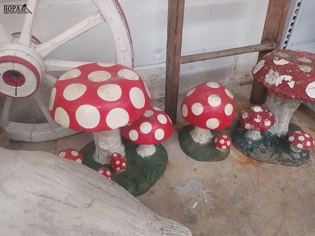 Lot 9 - tuindecoratie. 9 stuks - afbeelding 5 van  6