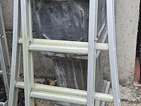 Lot 9 - uitschuifbare ladder 2 x 8 treden - afbeelding 2 van  3