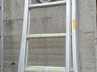 Lot 9 - uitschuifbare ladder 2 x 8 treden - afbeelding 3 van  3