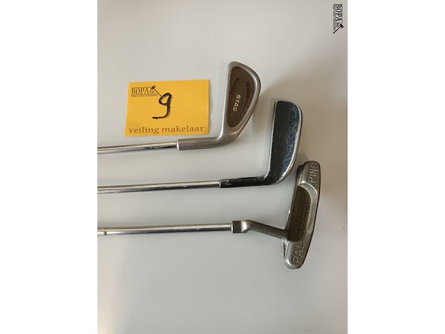 Lot 9 - vintage golf clubs. 3 stuks - afbeelding 1 van  6