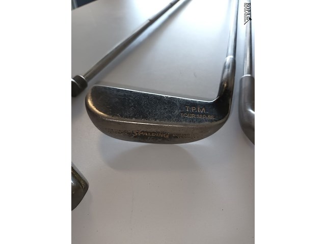 Lot 9 - vintage golf clubs. 3 stuks - afbeelding 3 van  6